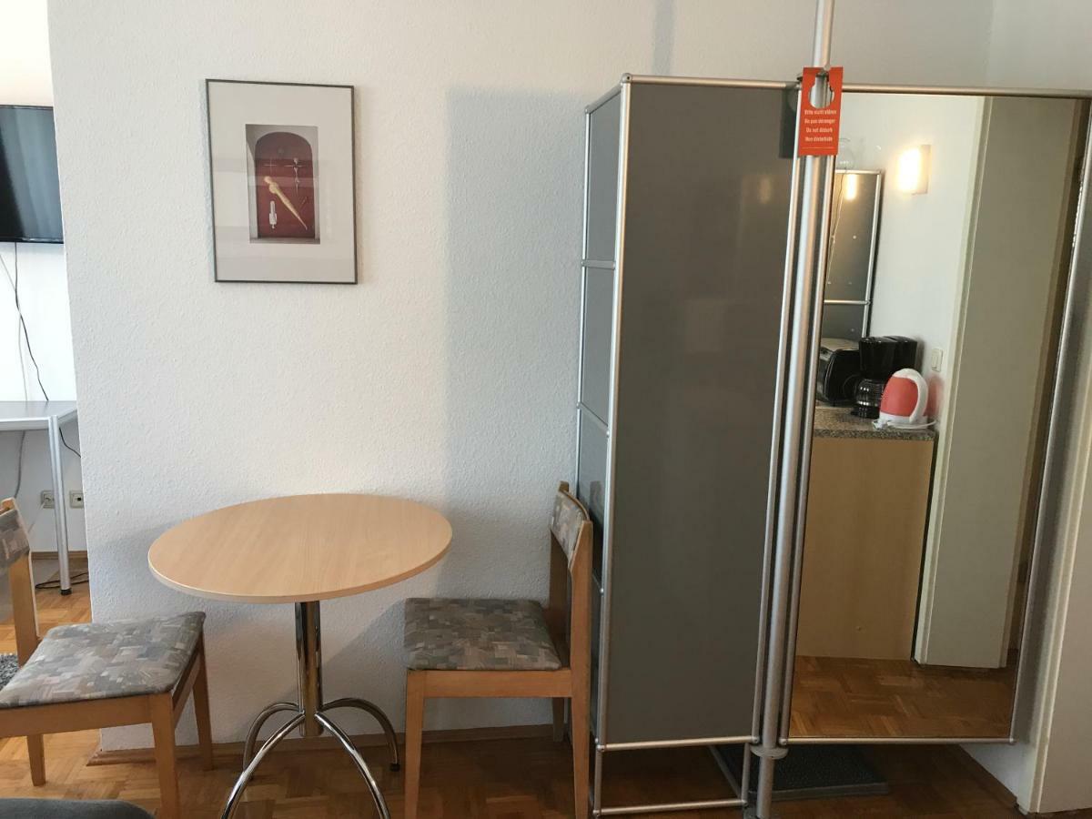 Apartmenthaus Zentrum Komfort Apartments Mit Minikuchen Verschiedener Grossen Kassel Exterior photo